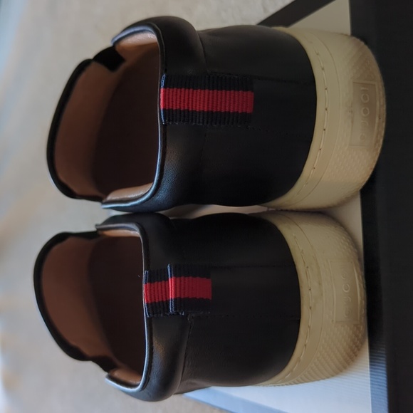 Gucci Board Wolf Slip On Sneaker size 7 - Picture 5 of 9
